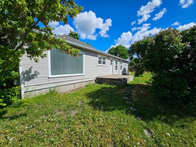 1104-1106 M Ave in La Grande, OR - Building Photo - Building Photo