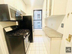 WEST 79 STREET in New York, NY - Building Photo - Building Photo