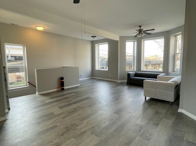 1939 S Sawyer Ave in Chicago, IL - Building Photo - Building Photo