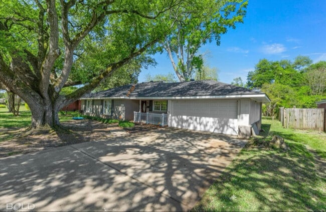 3634 Madison Park Blvd in Shreveport, LA - Building Photo - Building Photo