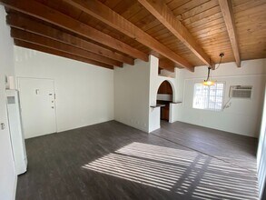 3728 S Bentley Ave, Unit 4 in Los Angeles, CA - Building Photo - Building Photo