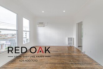 4811 Melrose Ave in Los Angeles, CA - Building Photo - Building Photo