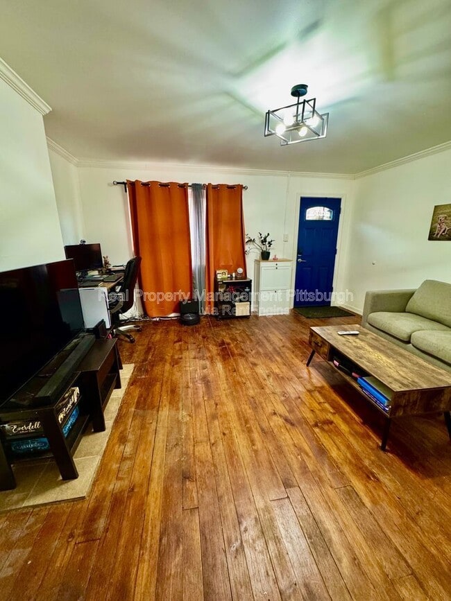 2218 Sarah St in Pittsburgh, PA - Building Photo - Building Photo