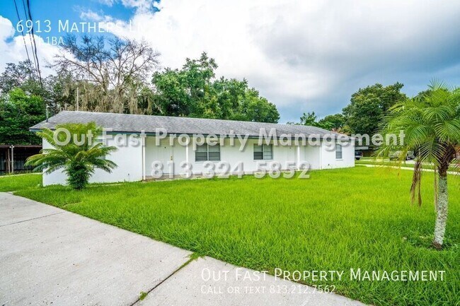 6913 Mathers Ln, Unit B in Riverview, FL - Foto de edificio - Building Photo