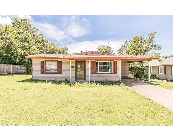 8312 Granis St in Dallas, TX - Building Photo