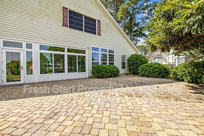 414 Carriage Lake Dr in Little River, SC - Foto de edificio - Building Photo