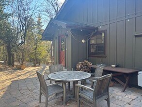 25405 Seneca Dr in Idyllwild, CA - Building Photo - Building Photo