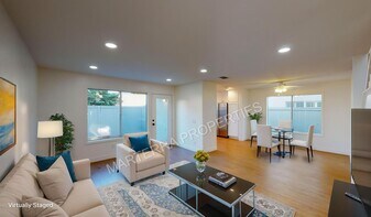 431 W Bay St in Costa Mesa, CA - Building Photo