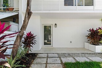7286 Gary Ave in Miami Beach, FL - Building Photo - Building Photo