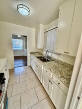 100 Palm Ct Dr in Santa Maria, CA - Building Photo - Building Photo