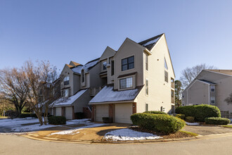 Featherstone South Apartments in Newport News, VA - Building Photo - Building Photo