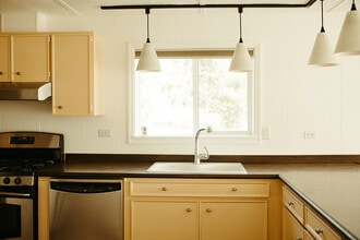 239 Wilderness Dr in Fairbanks, AK - Building Photo - Building Photo