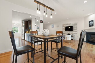 10 Murray Ave in Burlington, MA - Building Photo - Building Photo