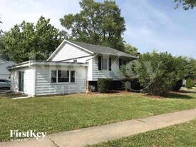 4200 Arlington Dr in Richton Park, IL - Building Photo