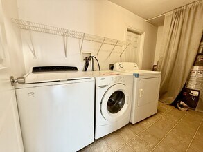 35215 Delair Rd in Abbotsford, BC - Building Photo - Building Photo