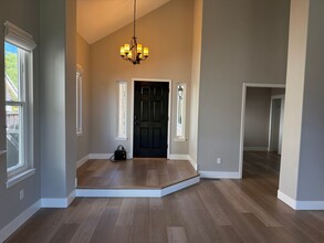 413 Redrock Way in Petaluma, CA - Building Photo - Building Photo