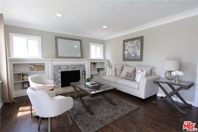 3807 W 59th Pl in Los Angeles, CA - Building Photo - Building Photo