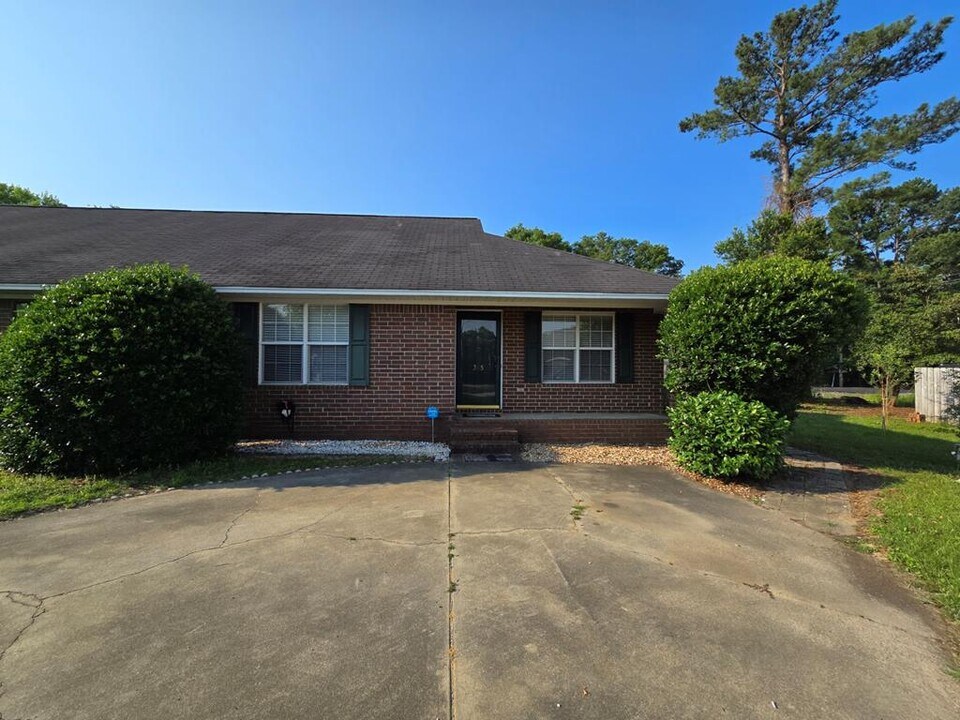 385 Wildwood Ave in Sumter, SC - Building Photo