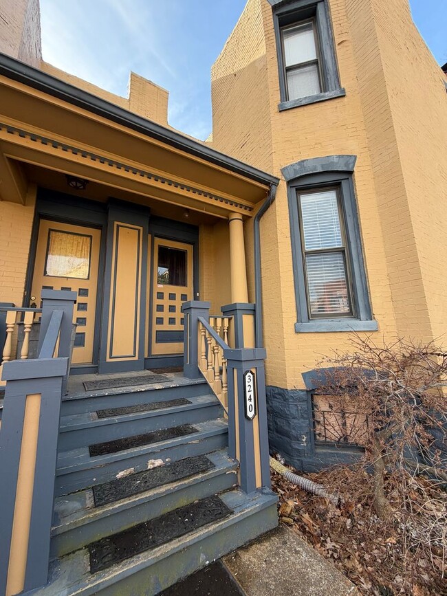 property at 3240 Geyer Ave