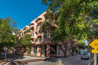 Grove Square Condominiums in Miami, FL - Building Photo - Building Photo