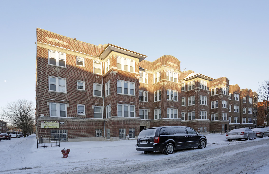 6750 S Merrill Ave in Chicago, IL - Foto de edificio