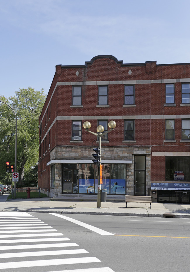 6050-6052 Sherbrooke Rue O in Montréal, QC - Building Photo - Building Photo