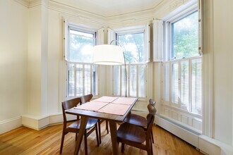387 Commonwealth Ave, Unit 1 in Boston, MA - Foto de edificio - Building Photo