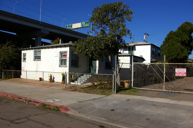 2016-2020 Newton Ave in San Diego, CA - Foto de edificio - Building Photo