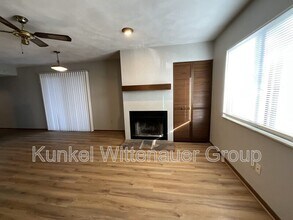 204 Eagle Ridge in O'Fallon, IL - Building Photo - Building Photo