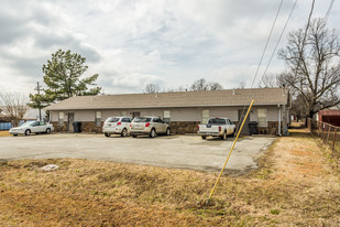 2104 Kathleen St in Jonesboro, AR - Building Photo