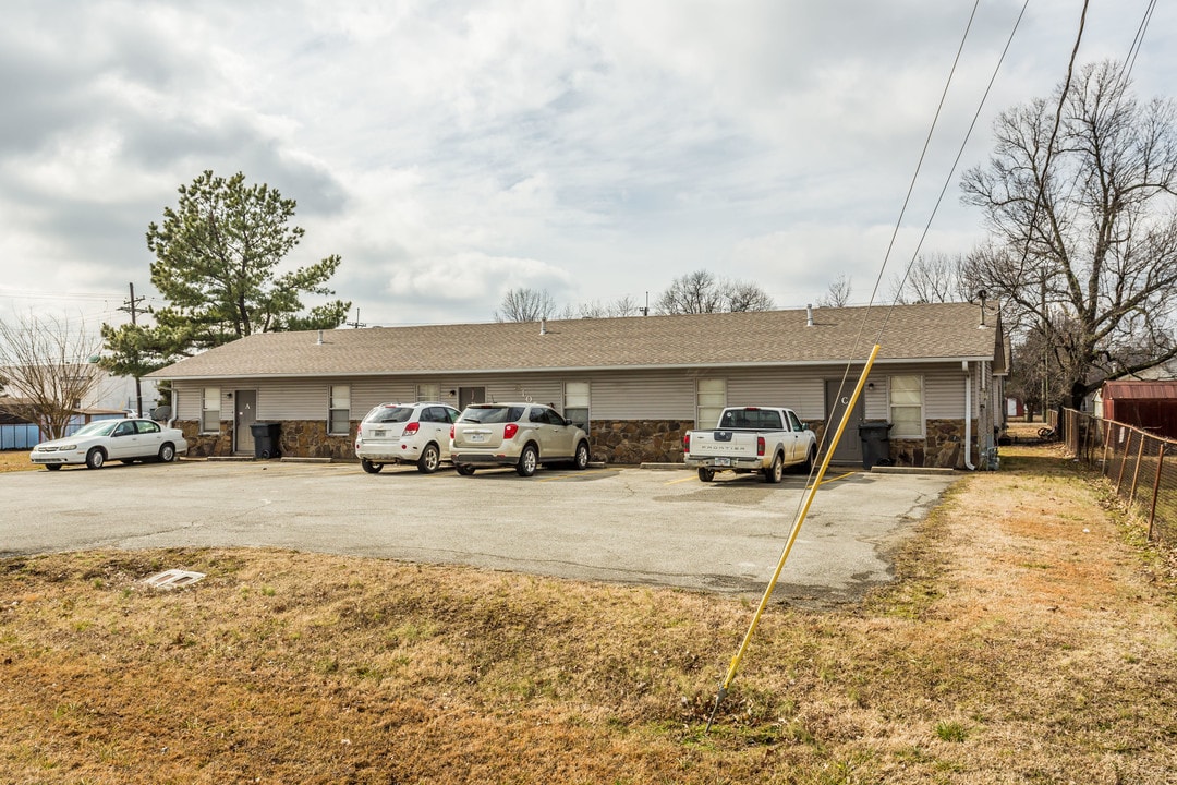 2104 Kathleen St in Jonesboro, AR - Building Photo