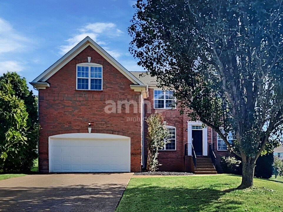 4010 Lenox Ct in Mount Juliet, TN - Foto de edificio