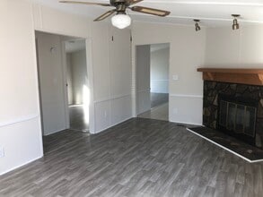 7164 Cornwallis Rd in Garner, NC - Foto de edificio - Building Photo