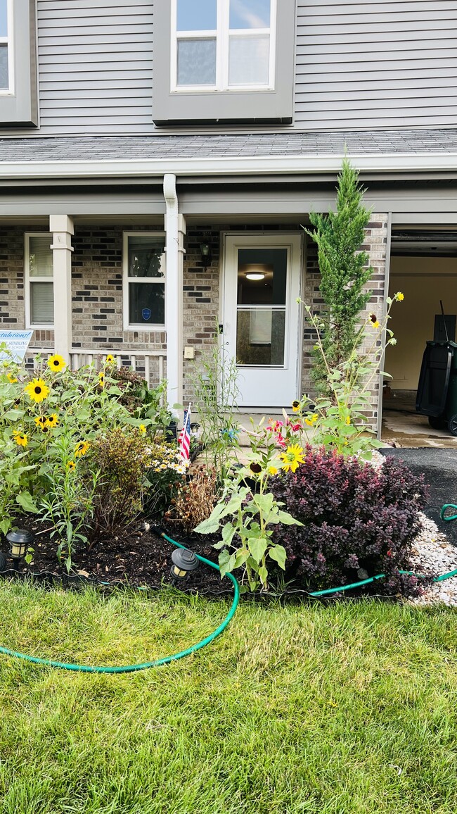 722 E Whispering Oaks Dr in Palatine, IL - Foto de edificio - Building Photo