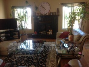 11050 Canyon Dr in San Jose, CA - Building Photo - Building Photo