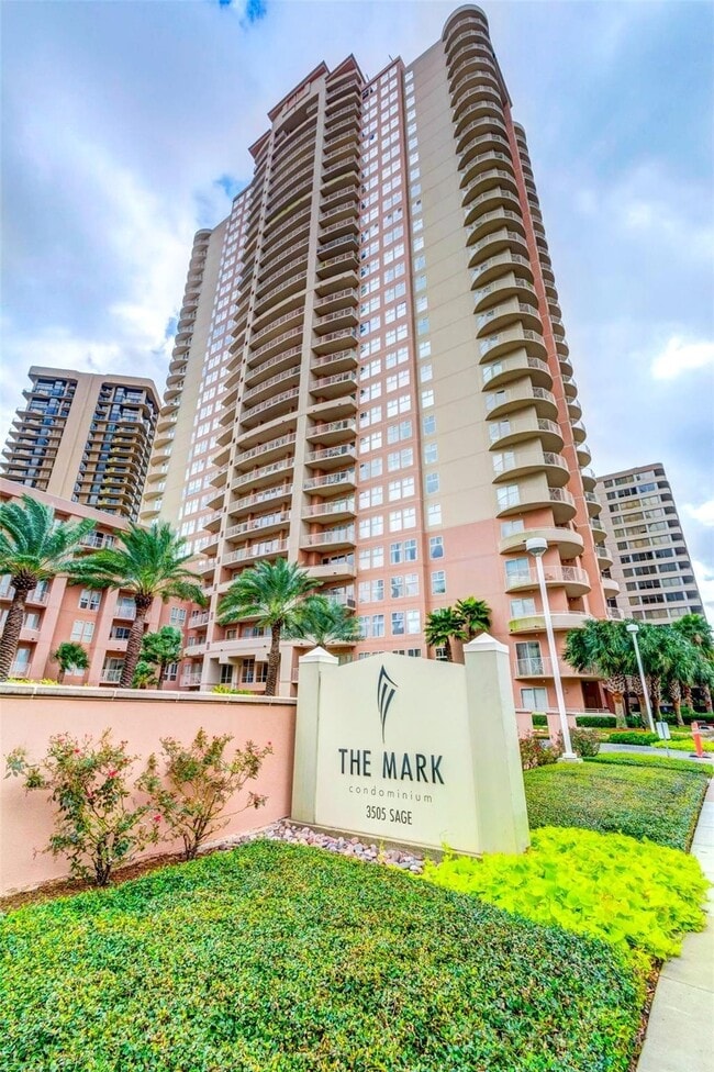 3505 Sage Rd in Houston, TX - Building Photo - Building Photo