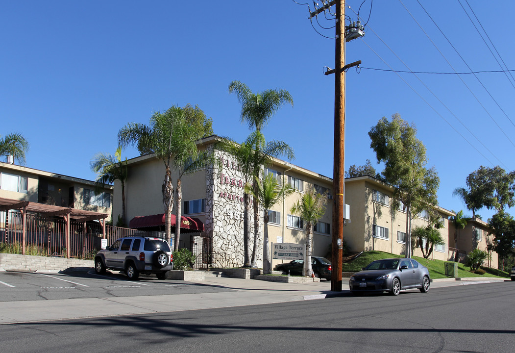 Village Terrace in San Diego, CA - Foto de edificio