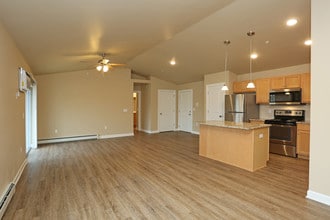 Rock Creek Apartments in Lake Mills, WI - Foto de edificio - Interior Photo