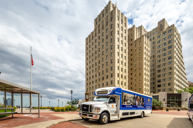 The Beacon Jersey City in Jersey City, NJ - Building Photo - Building Photo