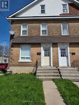 200 Hellems Ave in Welland, ON - Building Photo