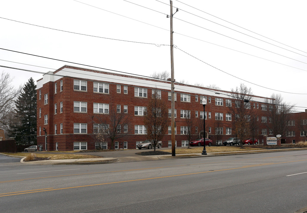 SUITES OF IRVINGTON in Indianapolis, IN - Building Photo