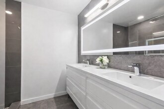 2008 SW 102nd Ter in Miramar, FL - Foto de edificio - Building Photo