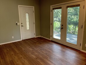 85 Sherwood Dr, Unit Studio in Westlake Village, CA - Building Photo - Building Photo