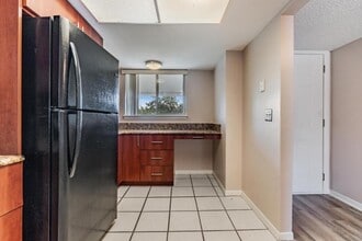 6336 Newtown Cir in Tampa, FL - Building Photo - Building Photo