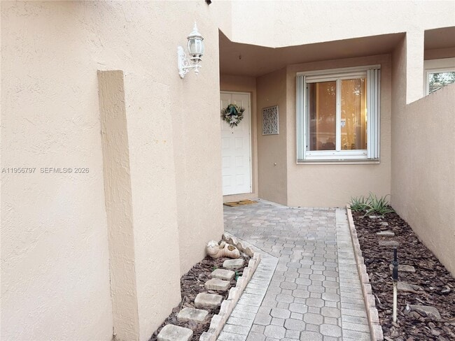 1122 SW 158th Ave in Pembroke Pines, FL - Building Photo - Building Photo