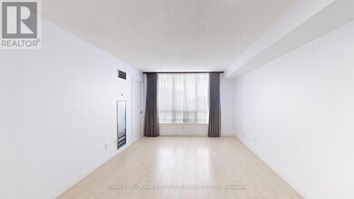 711 Rossland Rd E in Whitby, ON - Building Photo - Building Photo