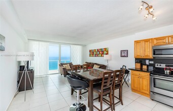 5601 Collins Ave in Miami Beach, FL - Building Photo - Building Photo