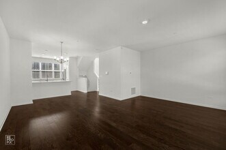 2246 Venture Dr in Schaumburg, IL - Building Photo - Building Photo