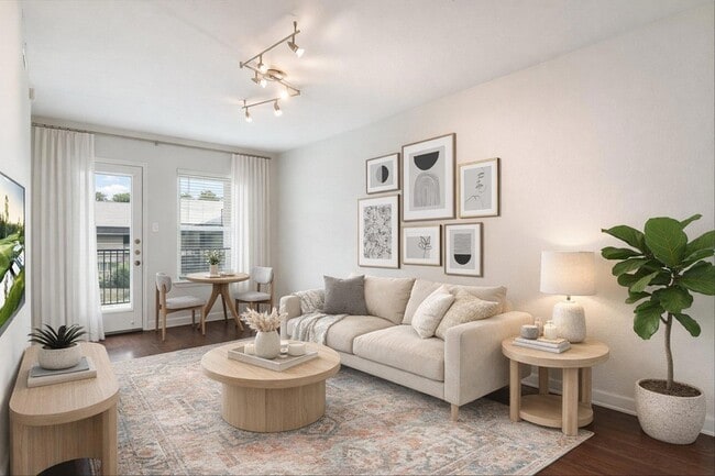 property at 2020 S Congress Ave