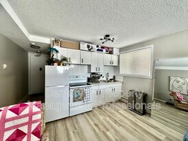 8705-8152 152 St NW in Edmonton, AB - Building Photo